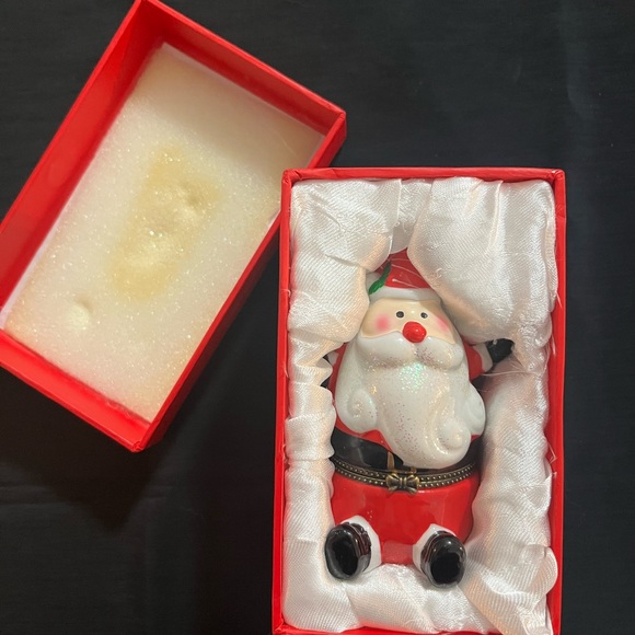Pier 1 Santa Claus Ceramic Hinged Trinket Box with Christmas Present - Picture 3 of 15